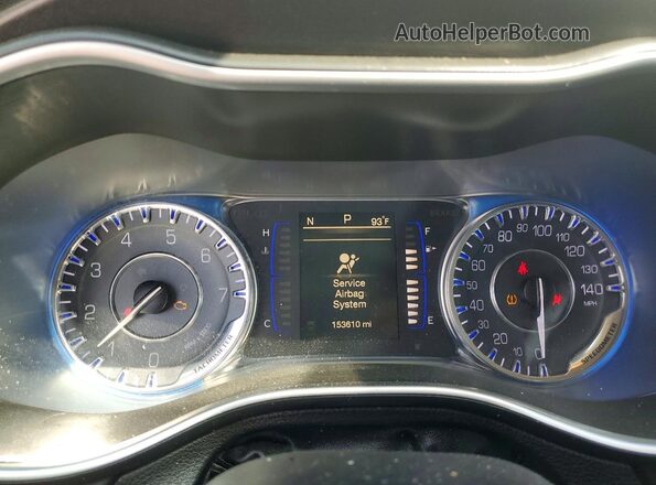 1C3CCCAB2HN505658 2017 CHRYSLER 200 Белый Вид щитка приборов