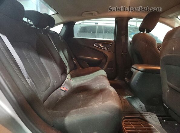 1C3CCCAB4GN132721 2016 CHRYSLER 200 Silver Vista de los asientos traseros