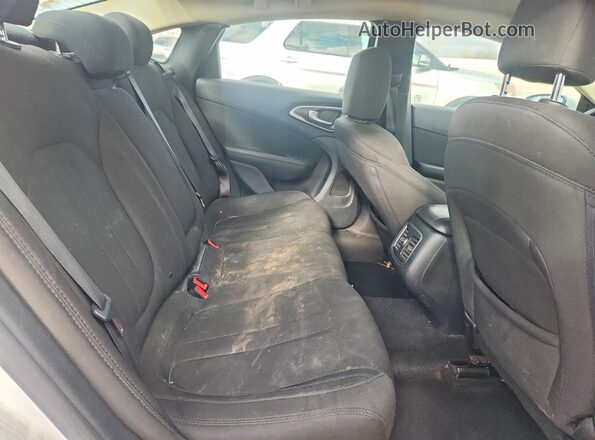 1C3CCCAB7GN177667 2016 CHRYSLER 200 Белый Вид задних сидений