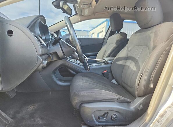 1C3CCCAB9GN102954 2016 CHRYSLER 200 Silver Widok wnętrza z przodu