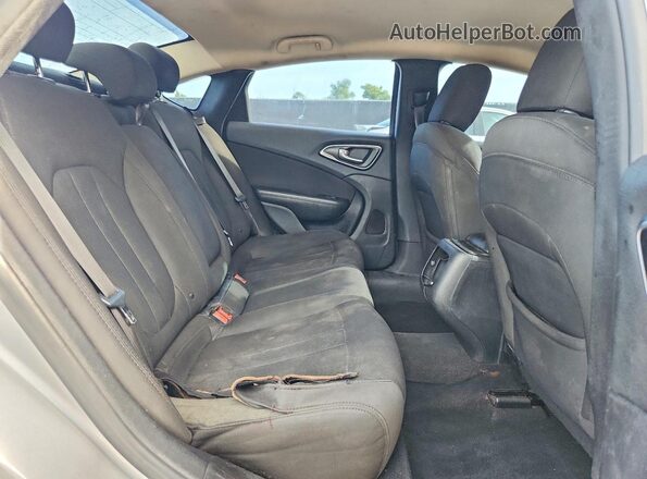 1C3CCCAB9GN102954 2016 CHRYSLER 200 Silver Widok tylnych siedzeń
