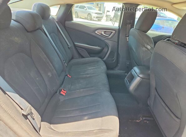 1C3CCCAB9GN126879 2016 CHRYSLER 200 White Widok tylnych siedzeń