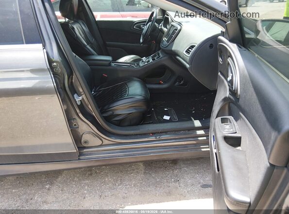 1C3CCCABXGN150298 2016 CHRYSLER 200 Gray Front interior view