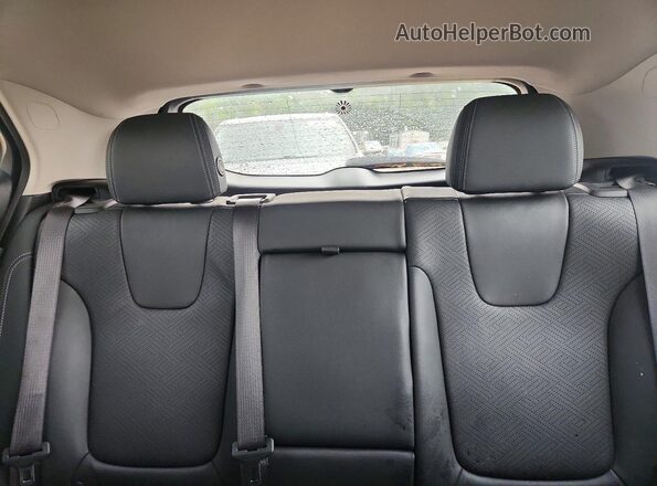 1C3CCCBB5GN122455 2016 CHRYSLER 200 Maroon Rear seats view