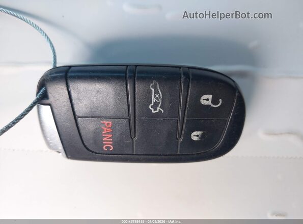 1C3CCCBG7GN104759 2016 CHRYSLER 200 Красный Вид панели приборов