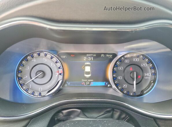 1C3CCCDG9GN152308 2016 CHRYSLER 200 Burgundy Vista del cuadro de instrumentos