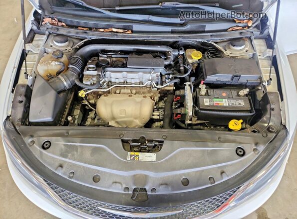 1C3CCCFB2GN186723 2016 CHRYSLER 200 White უკანა სალონის ხედი