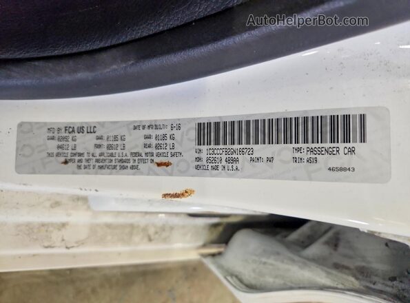 1C3CCCFB2GN186723 2016 CHRYSLER 200 White ძრავის განყოფილების ხედი