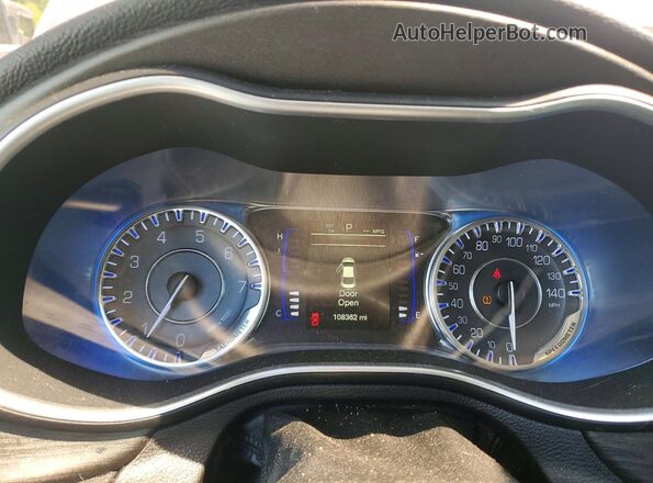 1C3CCCFB6HN501251 2017 CHRYSLER 200 Silver Вид щитка приладів
