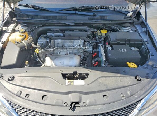 1C3CCCFB6HN501251 2017 CHRYSLER 200 Silver Вид задньої частини салону