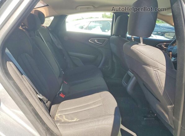 1C3CCCFB6HN501251 2017 CHRYSLER 200 Silver Вид задніх сидінь