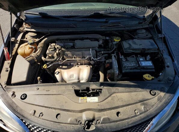 1C3CCCFBXHN502452 2017 CHRYSLER 200 Gray Вид задньої частини салону