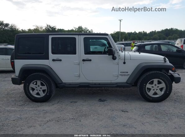1C4BJWDG0GL196983 2016 JEEP WRANGLER UNLIMITED White Rear interior view