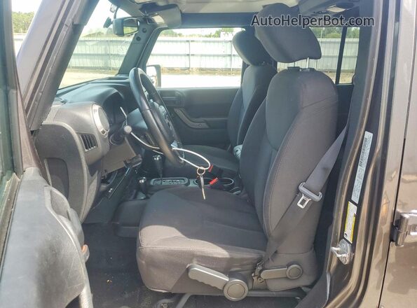 1C4BJWDG1GL209174 2016 JEEP WRANGLER Gray Front interior view