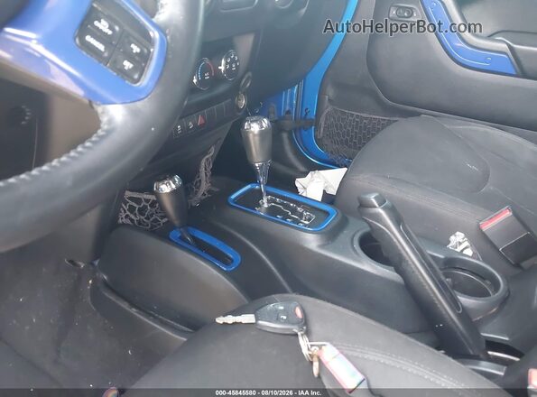 1C4BJWDG1GL215315 2016 JEEP WRANGLER UNLIMITED Blue Առջևի վահանակի տեսք