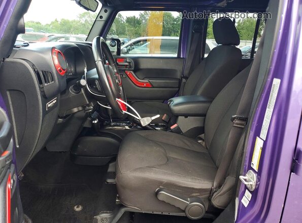 1C4BJWDG2HL715260 2017 JEEP WRANGLER Purple Widok wnętrza z przodu