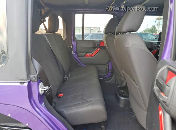 1C4BJWDG2HL715260 2017 JEEP WRANGLER Purple Widok wnętrza z tyłu