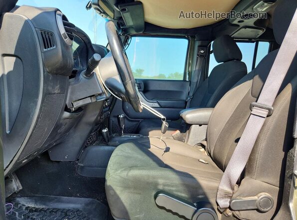 1C4BJWDG3GL105981 2016 JEEP WRANGLER Green Widok wnętrza z przodu