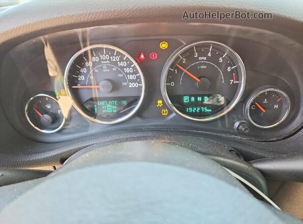 1C4BJWDG3JL864427 2018 JEEP WRANGLER Green Vista del cuadro de instrumentos