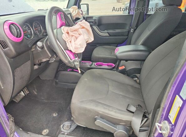 1C4BJWDG4HL671343 2017 JEEP WRANGLER Purple Widok wnętrza z przodu
