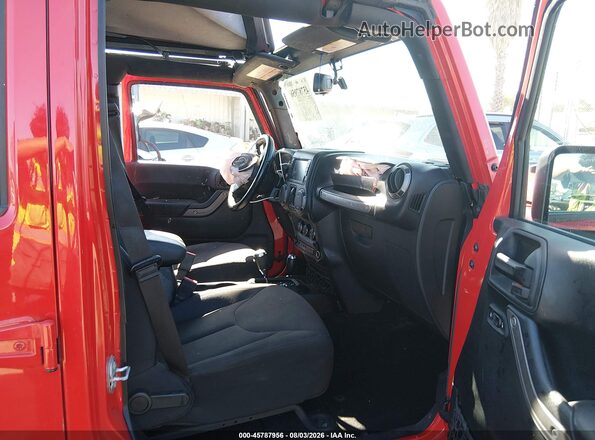 1C4BJWDG4HL719682 2017 JEEP WRANGLER UNLIMITED Красный Вид салона спереди