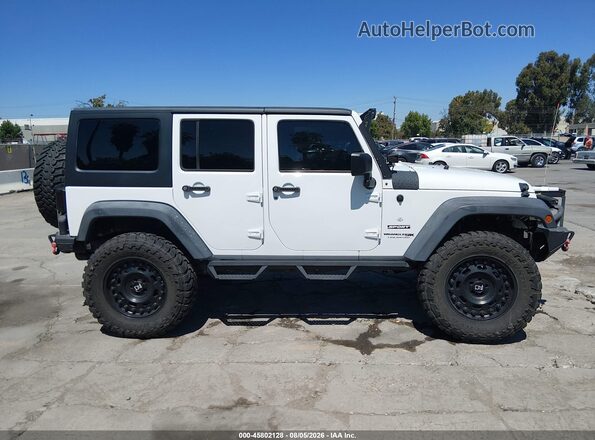 1C4BJWDG4JL831081 2018 JEEP WRANGLER White Rear interior view