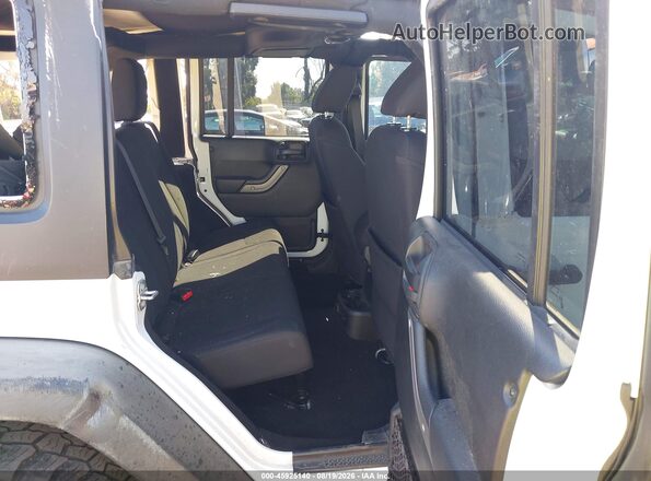 1C4BJWDG5HL720498 2017 JEEP WRANGLER UNLIMITED White VIN sticker view