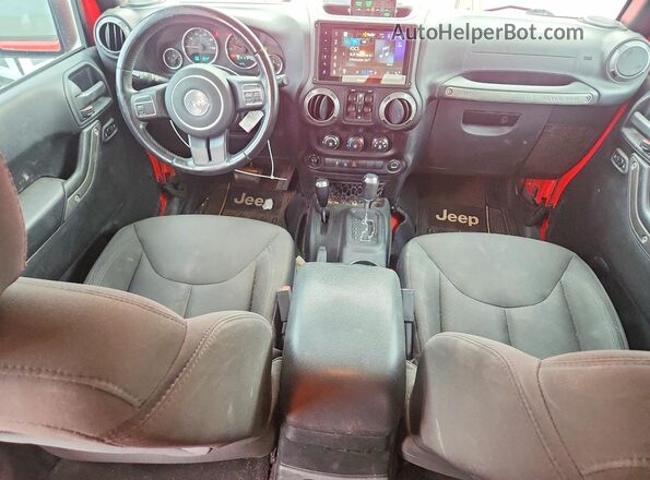 1C4BJWDG6GL260315 2016 JEEP WRANGLER Red Вид панелі приладів