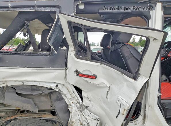 1C4BJWDG6HL554881 2017 JEEP WRANGLER White Սալոնի հետևի տեսք