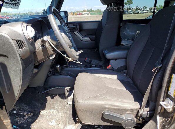 1C4BJWDG7GL155668 2016 JEEP WRANGLER Черный Вид салона спереди