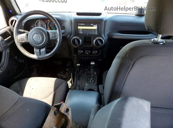 1C4BJWDG7GL155668 2016 JEEP WRANGLER Черный Вид панели приборов