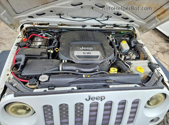 1C4BJWDG7JL809057 2018 JEEP WRANGLER Белый Вид задней части салона