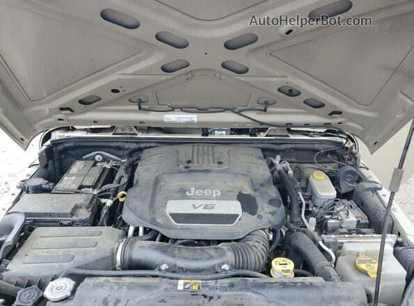 1C4BJWDG7JL892456 2018 JEEP WRANGLER Кремовый Вид задней части салона