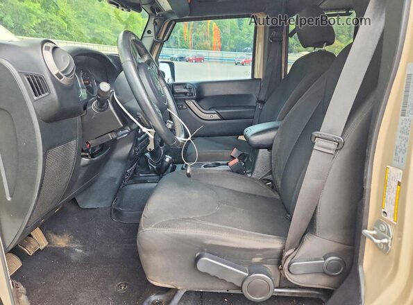 1C4BJWDG9GL211500 2016 JEEP WRANGLER Tan Front interior view