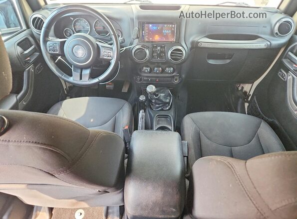 1C4BJWDG9GL211500 2016 JEEP WRANGLER Tan Dashboard view