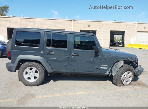 1C4BJWDG9HL520255 2017 JEEP WRANGLER UNLIMITED Gray Rear interior view