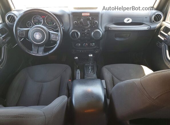 1C4BJWDG9HL662945 2017 JEEP WRANGLER Charcoal Widok deski rozdzielczej