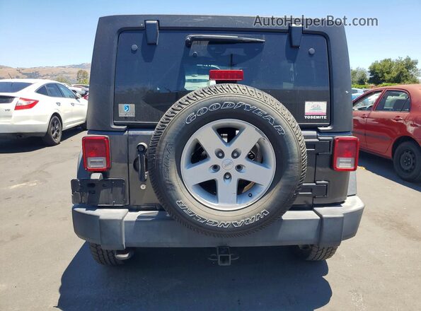 1C4BJWDG9HL662945 2017 JEEP WRANGLER Charcoal Widok z tyłu