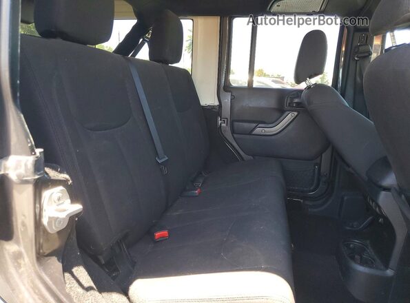 1C4BJWDG9HL662945 2017 JEEP WRANGLER Charcoal Widok wnętrza z tyłu