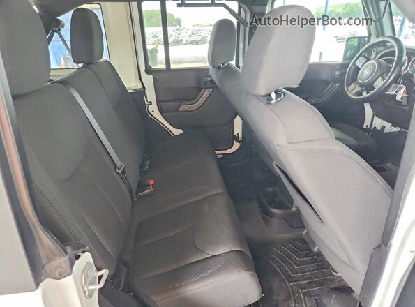 1C4BJWDGXHL528624 2017 JEEP WRANGLER White Vista de los asientos traseros