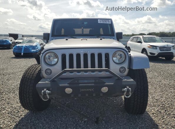 1C4BJWEG2GL297926 2016 JEEP WRANGLER Серебряный Вид спереди