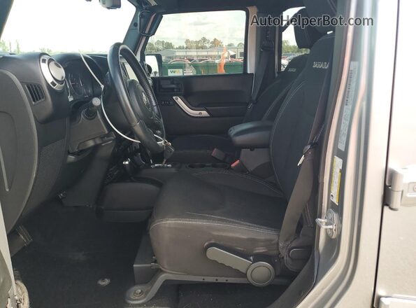 1C4BJWEG2GL297926 2016 JEEP WRANGLER Серебряный Вид салона спереди