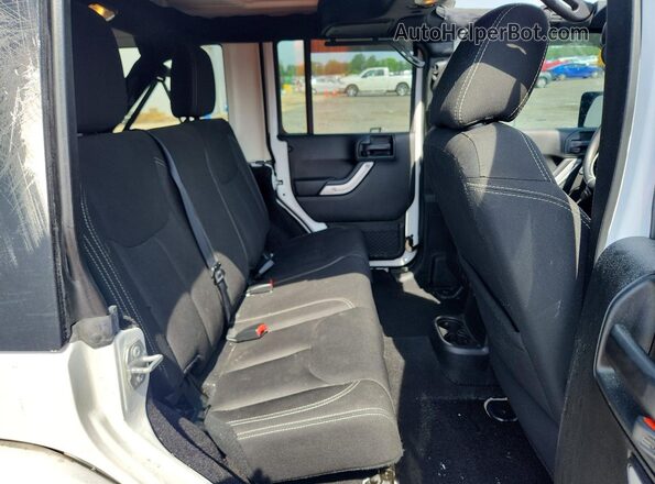 1C4BJWEG3HL723141 2017 JEEP WRANGLER White Rear interior view