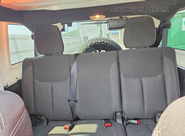1C4BJWEG3HL723141 2017 JEEP WRANGLER White Rear seats view
