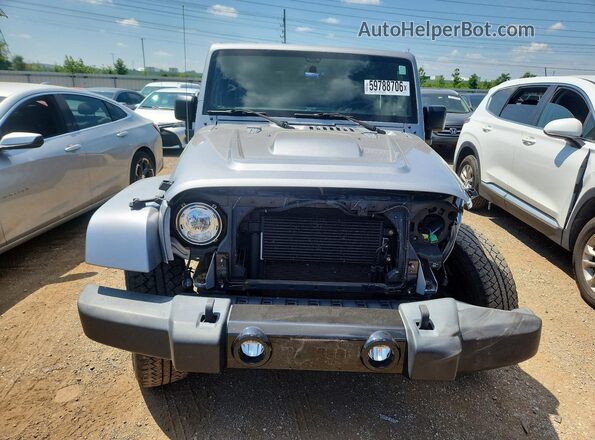 1C4BJWEG7JL879012 2018 JEEP WRANGLER Silver Вид спереду