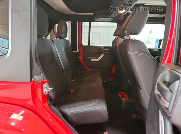 1C4BJWEG8HL588237 2017 JEEP WRANGLER Red Вид задньої частини салону