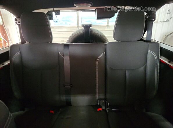 1C4BJWEG8HL588237 2017 JEEP WRANGLER Red Вид задніх сидінь