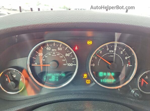 1C4BJWEG8JL834452 2018 JEEP WRANGLER Purple Vista del cuadro de instrumentos