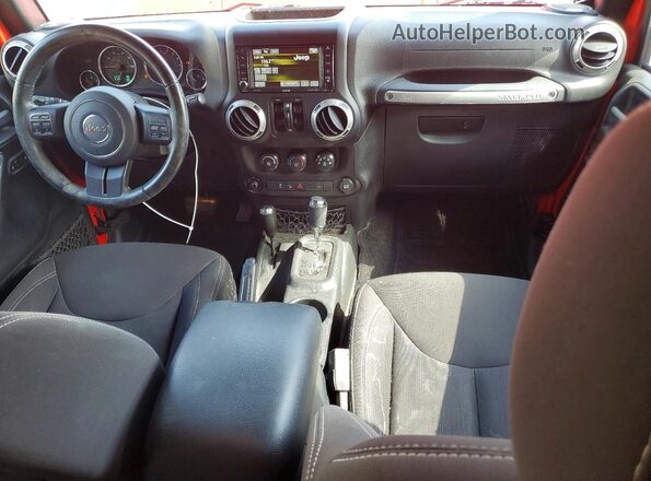 1C4BJWFG4GL243896 2016 JEEP WRANGLER Red Вид панелі приладів