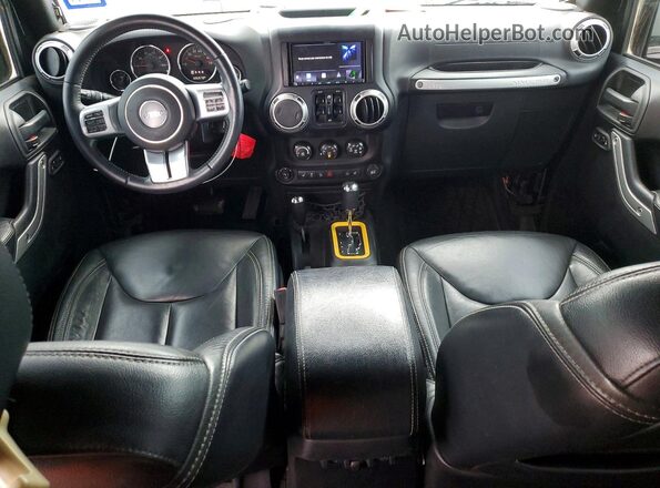 1C4BJWFG5GL179979 2016 JEEP WRANGLER Black Dashboard view